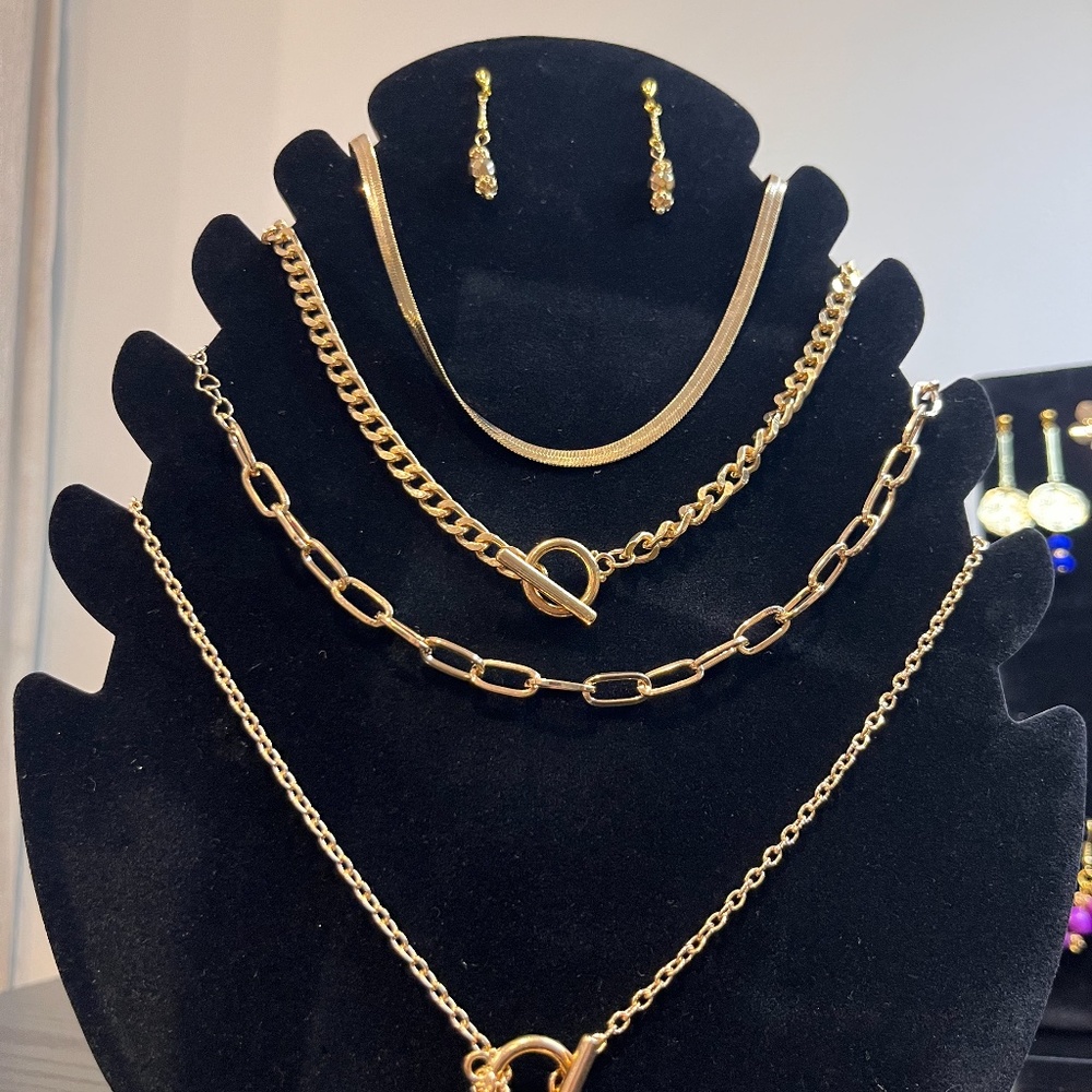 Layers necklaces in gold plated stainless steel